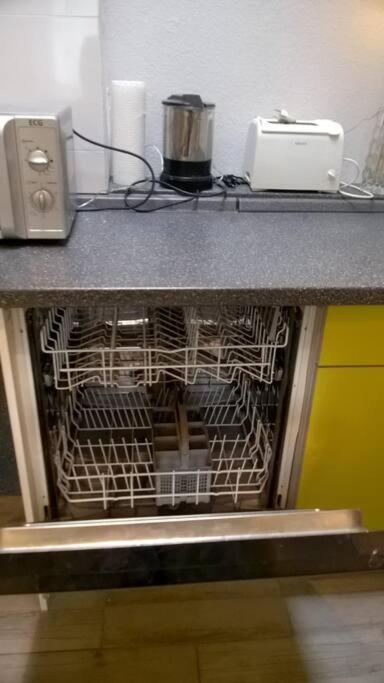 דיסבורג Toll Apartment Mit Privatem Eingang Free Parking Slbst Check-In Netflix 30 Zone Ruhig מראה חיצוני תמונה